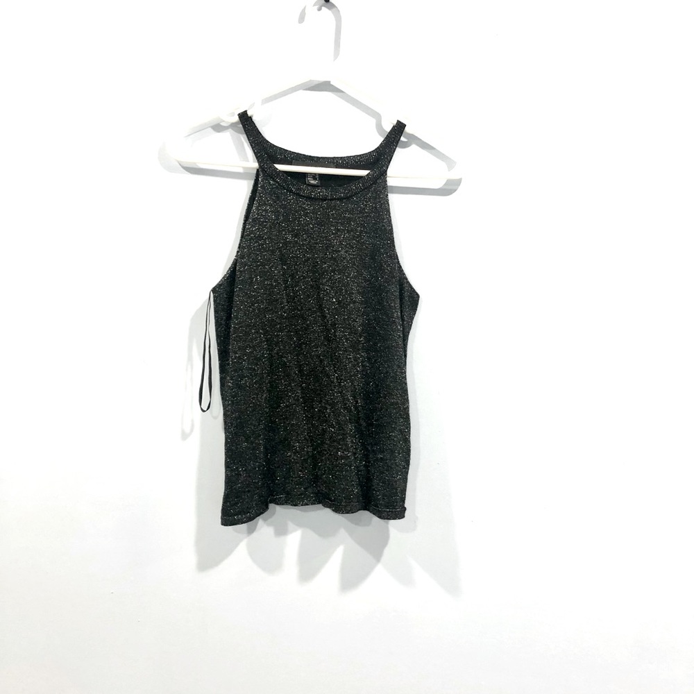 Sleevless top